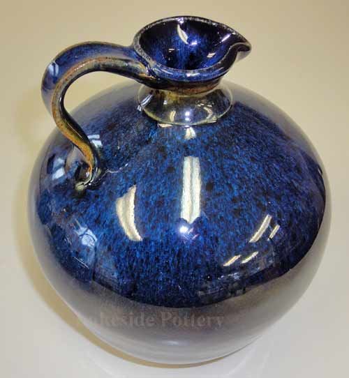 Art gallery for locally made ceramics and pottery