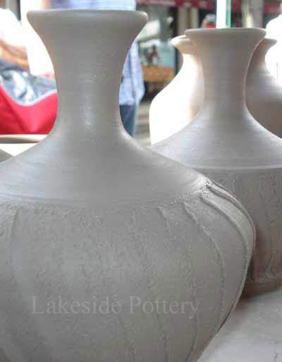Chattered vases 