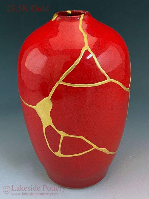 Ben Owes Speckled red Kintsugi vase,23.5 karat gold