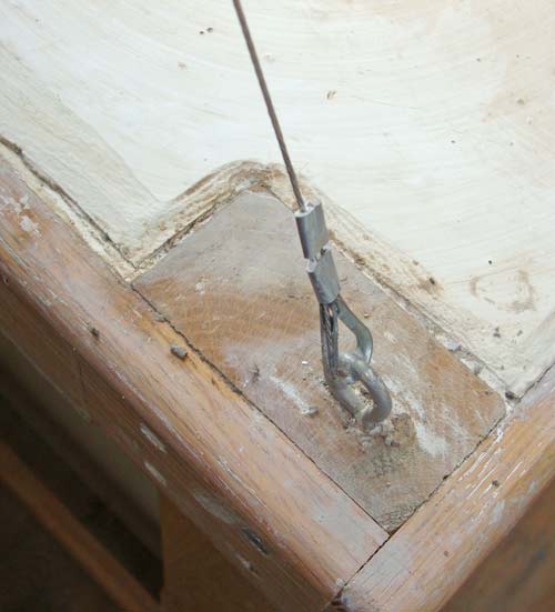 Clay Cutting wire anchor