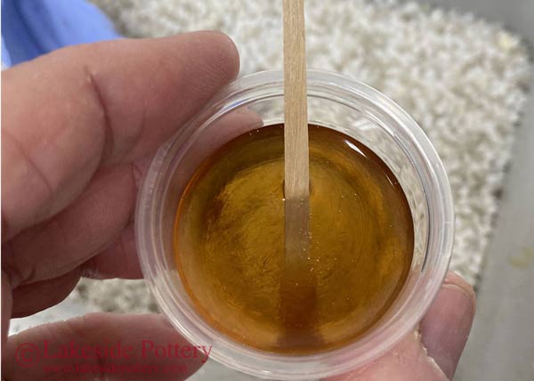 Mixing resin epoxy well