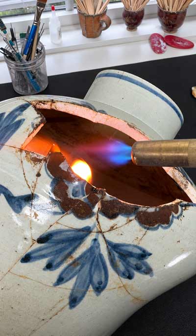 19th-century Korean Joseon Dynasty vase ceramic restoration video