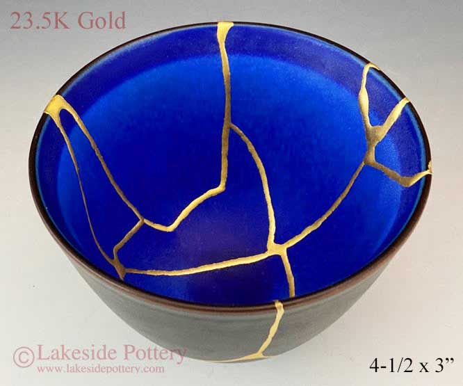 Cobalt blue Japaneses gold Kintsugi bowl | Kintsukuroi