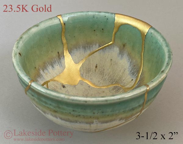 Stoneware gold Kintsugi bowl