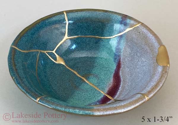 Stoneware Kintsugi bowl