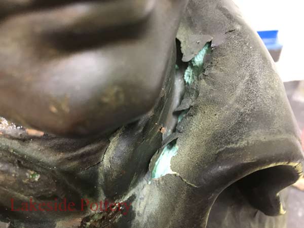 Broken / missing arm bronze / resin statue