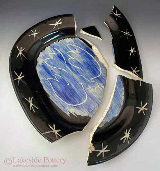 'Colombe Brillante' ceramic plate by Pablo Picasso, Madoura. Picasso ceramic repair and restoration